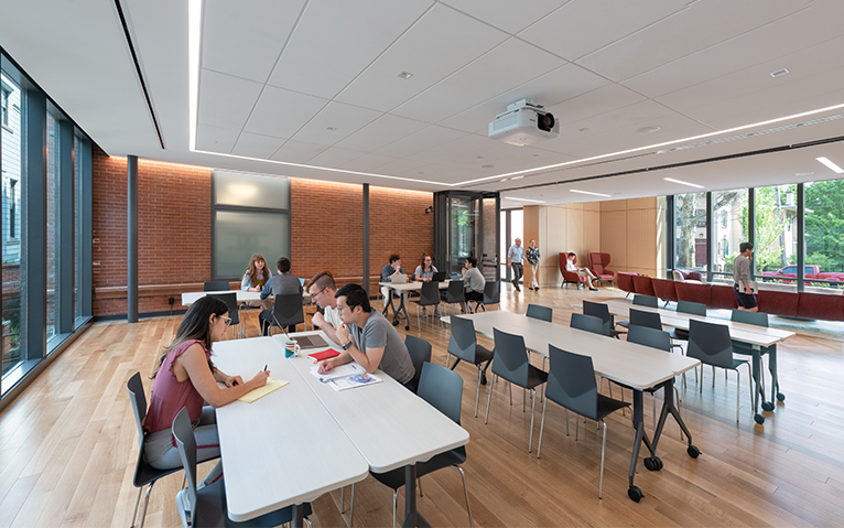 87 Trumbull Street, first-floor classroom, photo by Chuck Choi, courtesy of Schwartz/Silver Architects and Yale Office of Facilities