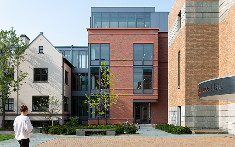 87 Trumbull Street, rear entrance, photo by Chuck Choi, courtesy of Schwartz/Silver Architects and Yale Office of Facilities