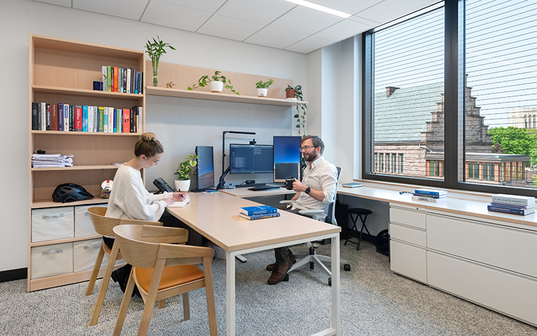 87 Trumbull Street, upper-floor office, photo by Chuck Choi, courtesy of Schwartz/Silver Architects and Yale Office of Facilities